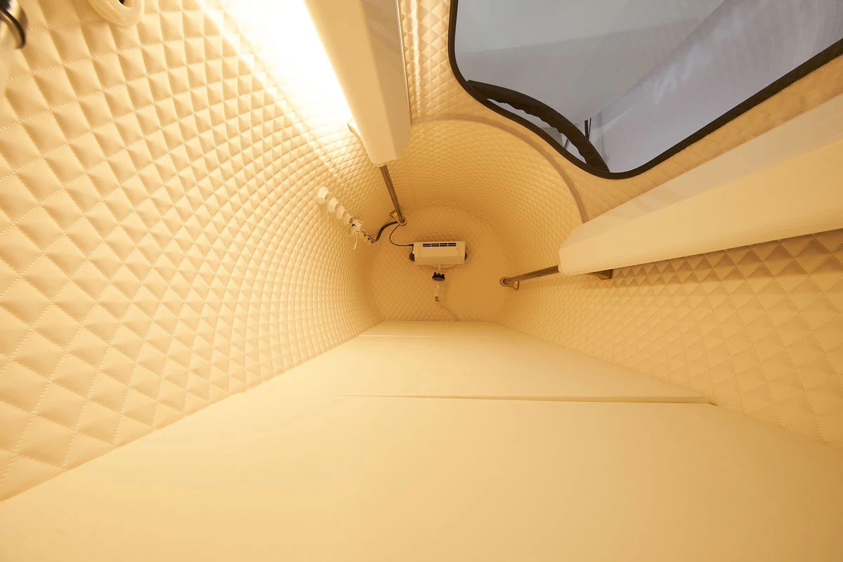 1.6 Ata Monoplace Hyperbaric Chamber HP1501 Interior 1.6 Ata Monoplace Hyperbaric Chamber HP1501 Interior